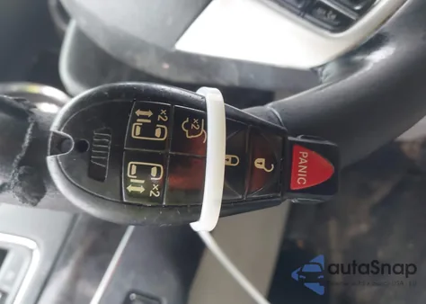 2014 Chrysler Town & Country Touring из США, поврежденный, VIN 2C4RC1BG8ER243101